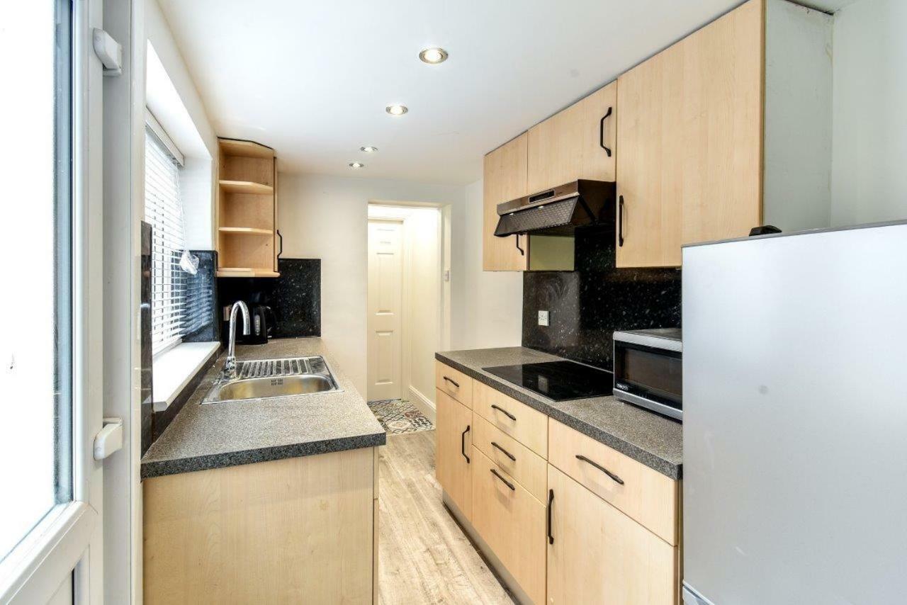 Apartment 1 At 3 Jubilee Йорк Экстерьер фото