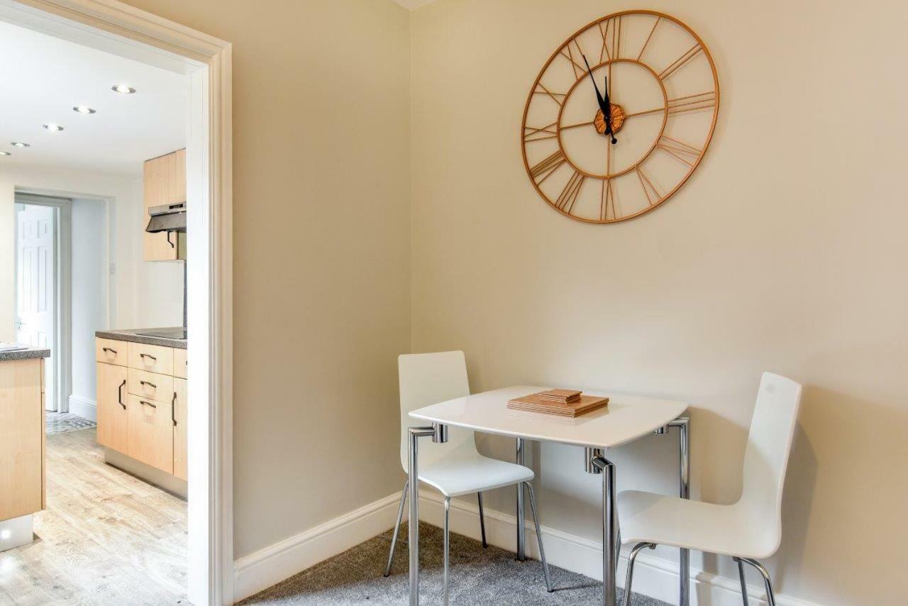 Apartment 1 At 3 Jubilee Йорк Экстерьер фото